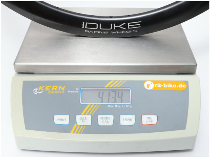 Latest DUKE Rim 28″ Baccara 42C SLS2 Disc UD-Carbon symmetric