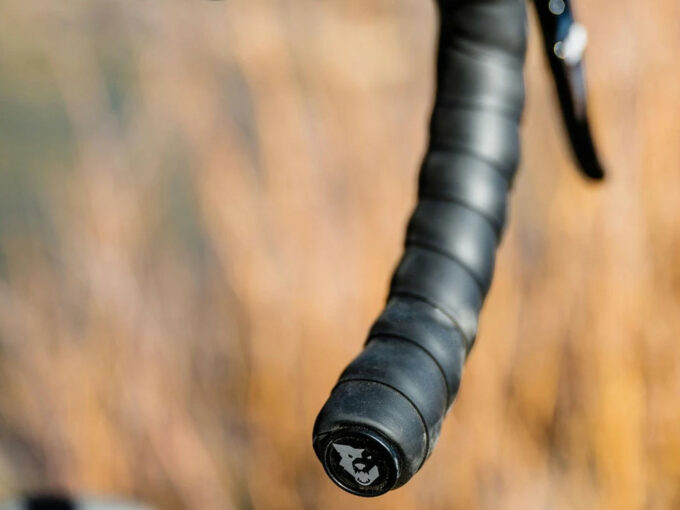 100% Guarantee WOLFTOOTH Supple Lite Bar Tape black