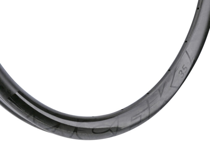 Outlet MCFK Rim 28″ Road Disc Clincher 25 mm Carbon | 18 mm Inner Wide | UD-Look | matte / Decals black