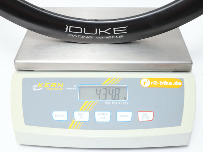 Limited Edition DUKE Rim 28″ Baccara 48C SLS2 Disc UD-Carbon symmetric