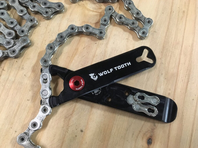 Closeout Sale WOLFTOOTH Multi Tool Master Link Combo Pliers | red