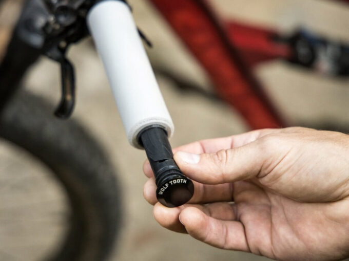 Best Guaranteed WOLFTOOTH EnCase System Handlebar Sleeves with Barend Plugs | Pair