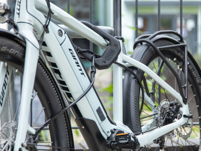 Featured HIPLOK Iron closed DX+ | black