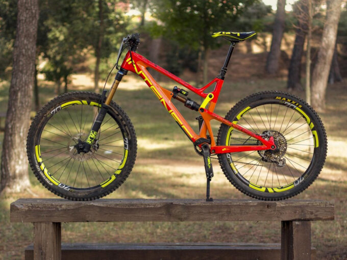 100% Guarantee ALL MOUNTAIN STYLE Kickstand
