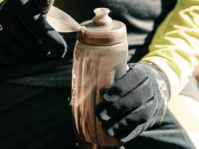 Closeout Sale FIDLOCK TWIST bottle including cap + bike base Set | 800 ml