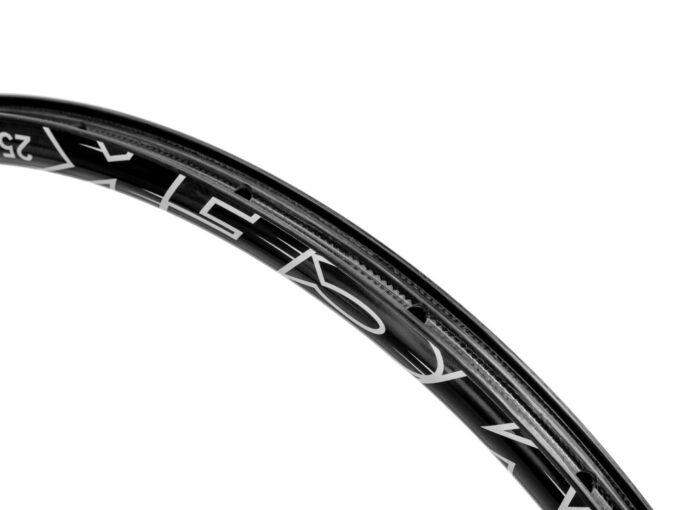 Shoping MCFK Rim 28″ Gravel Disc Clincher 25 mm | 24 mm Inner Width Carbon UD-Look | matte / Decals white