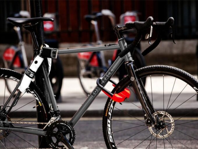 Featured HIPLOK Iron closed DX+ | black